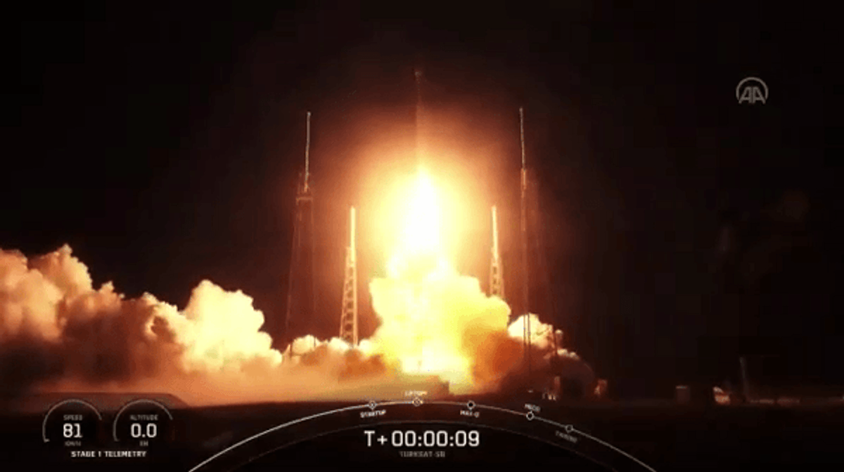 Falcon 9 ile Türksat 5B'nin fırlatıldığı an 