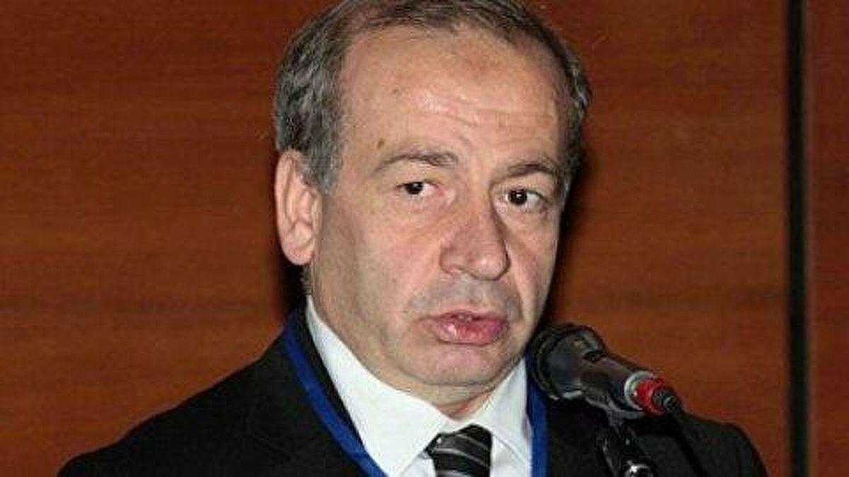 Prof. Dr. İzzet Özgenç