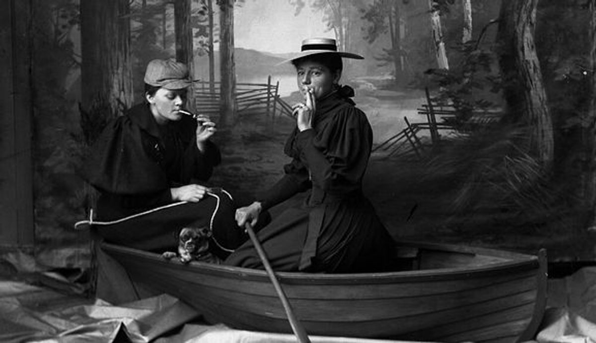 Marie Høeg and Bolette Berg in the boat, 1895-1903, Marie Høeg Kaynak: queerarthistory.com
