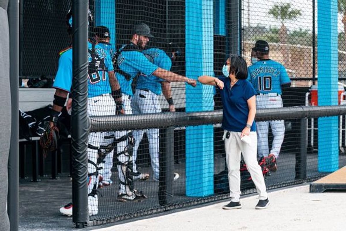 Kaynak: https://time.com/5943601/kim-ng-first-female-gm-miami-marlins/