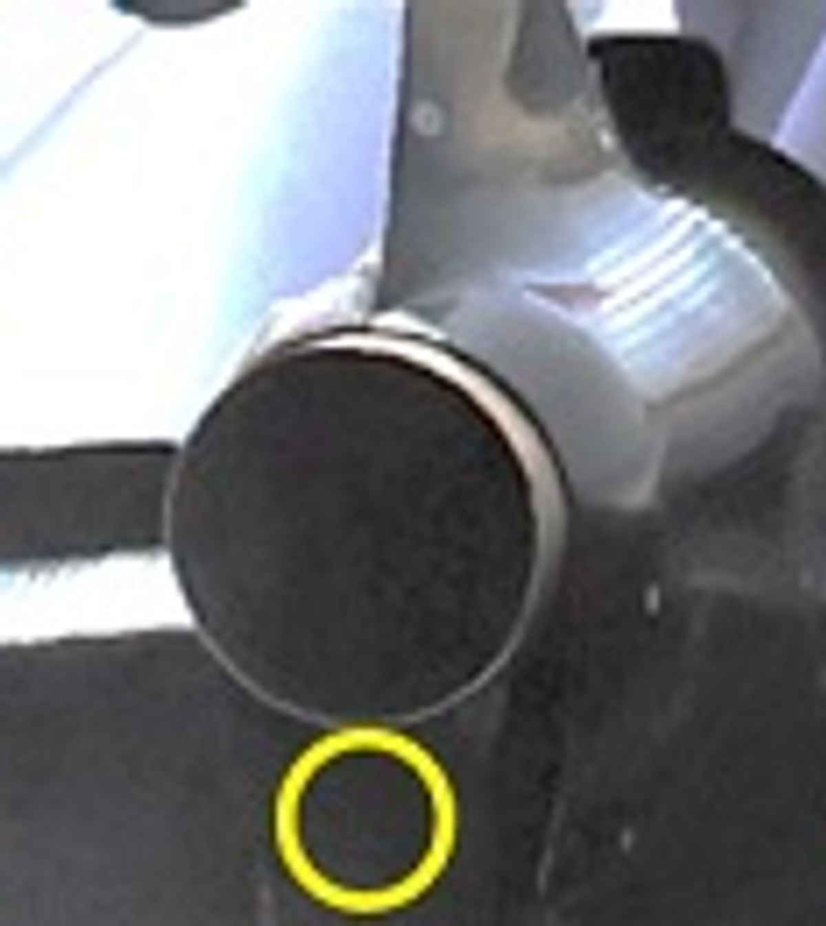 A picture containing indoor

Description automatically generated