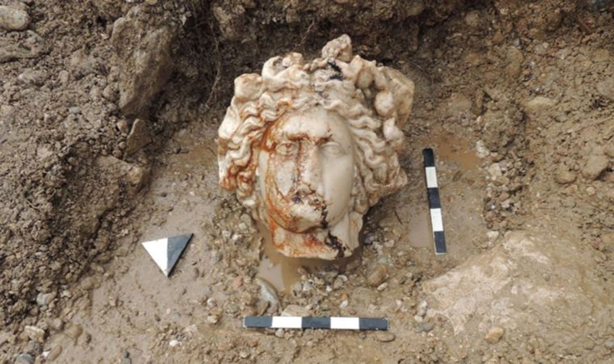 Dionysos