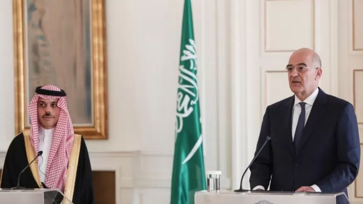 Suudi Arabistan Dışişleri Bakanı Prens Faysal bin Ferhan El Suud ve Yunanistan Dışişleri Bakanı Nikos Dendias görüştü