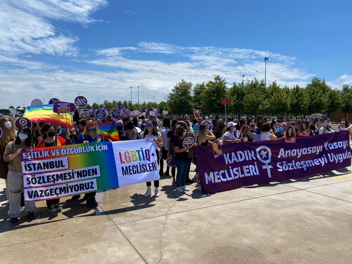 Kadın cinayetleri protestosu