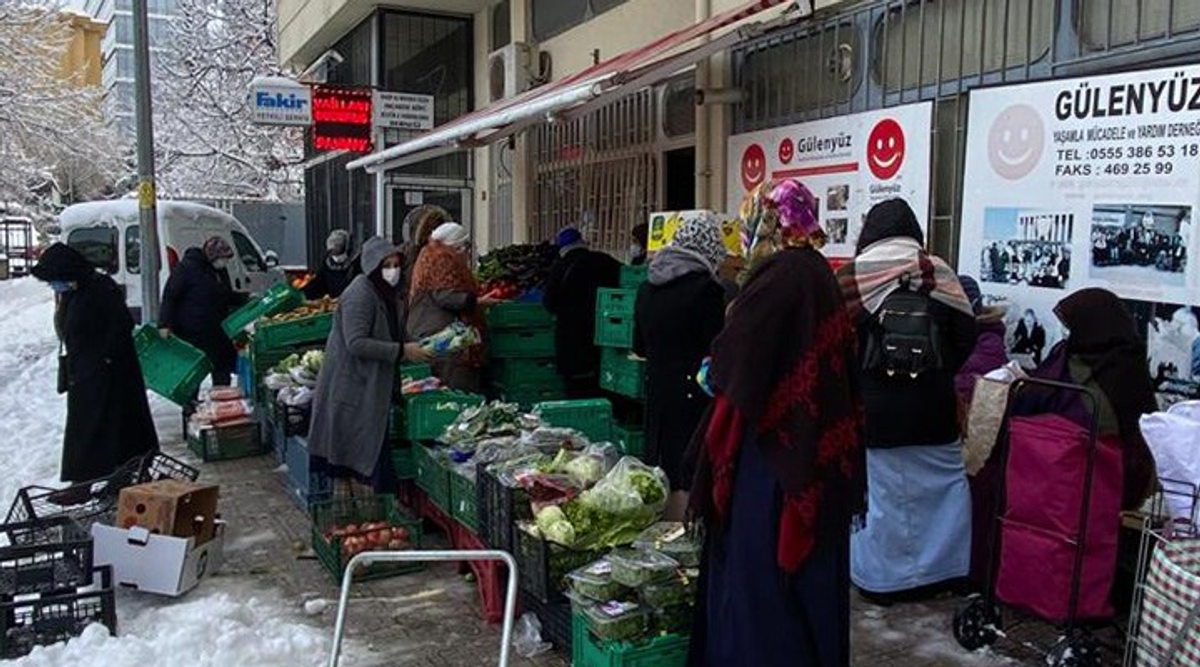 sebze alan kadınlar