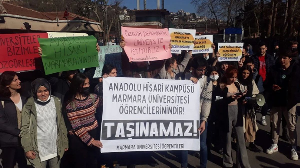 Marmara Üniversitesi öğrencilerinin protestosu