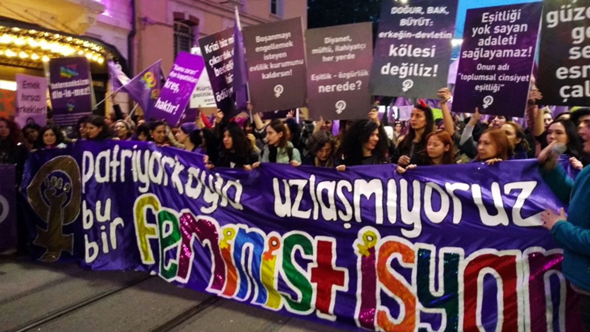kadın yürüyüşü