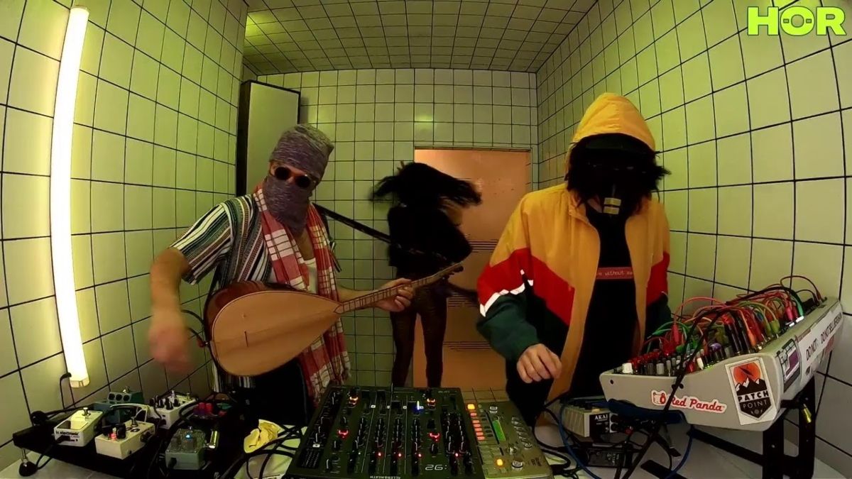 Istanbul Ghetto Club | HÖR BERLIN 2021 performansından bir kare