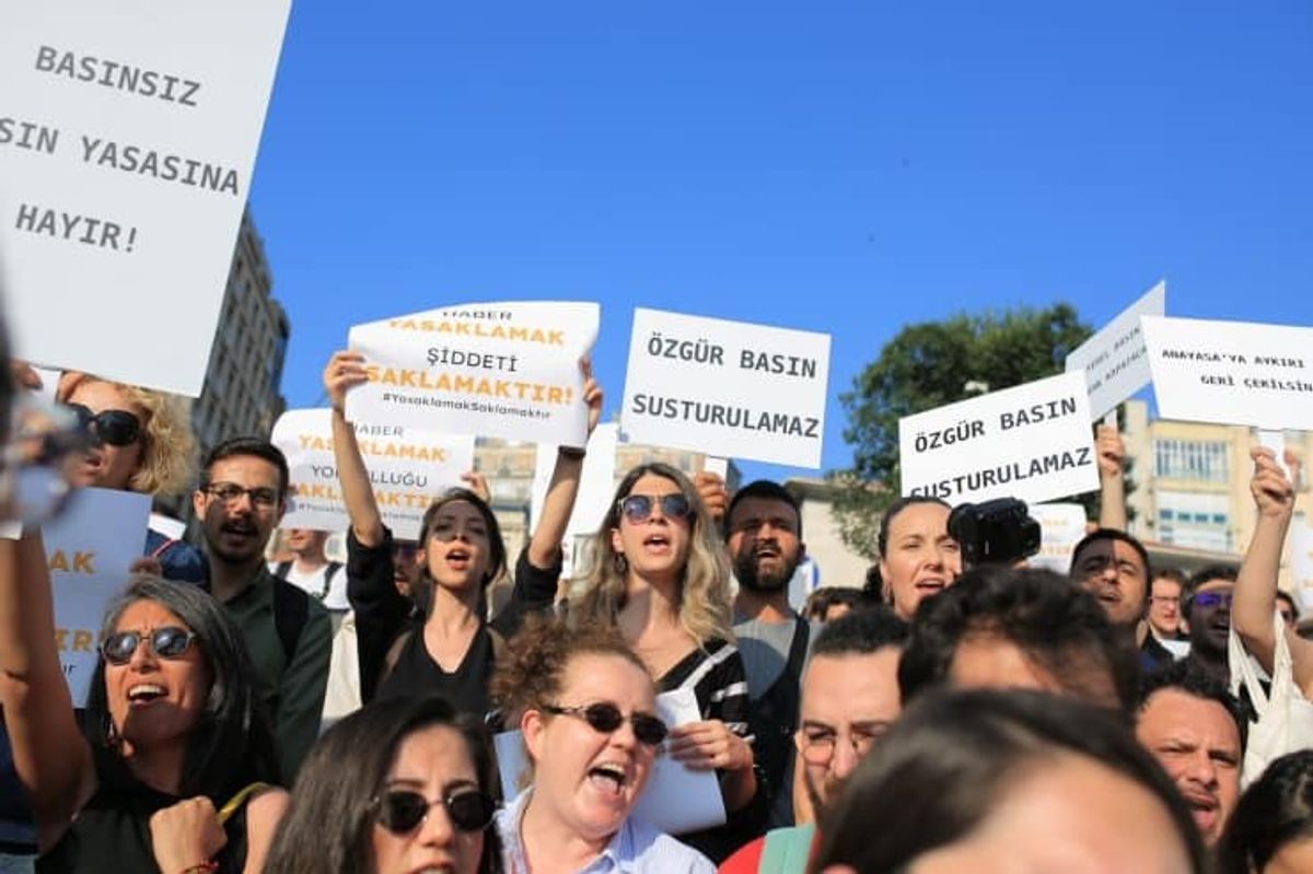 sansür yasası protesto