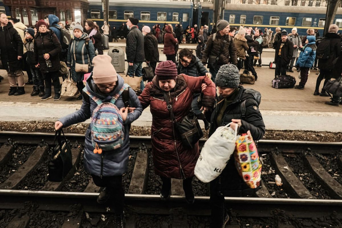 Ukrayna'yı tahliye eden vatandaşlar
