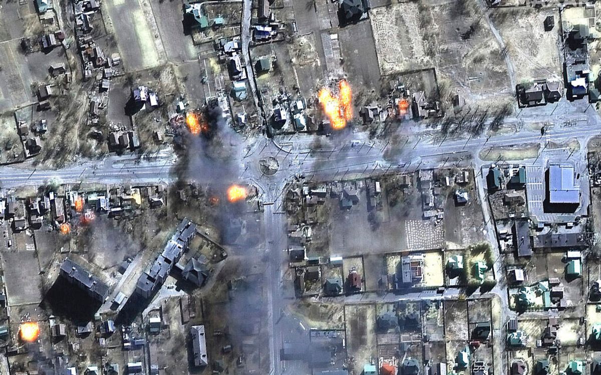Ukrayna'da patlamalar sırasında çekilmiş bir kuş bakışı görüntü