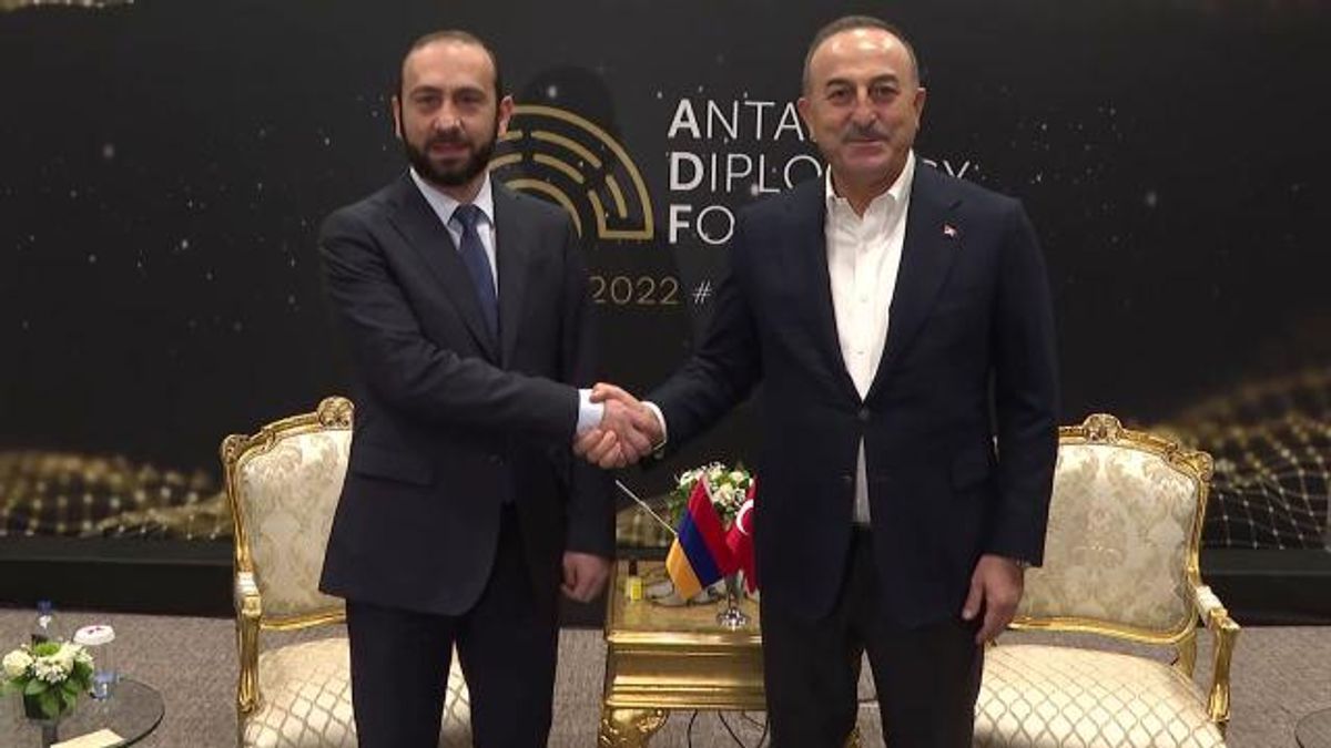Dışişleri Bakanı Mevlüt Çavuşoğlu, Ermenistan Dışişleri Bakanı Ararat Mirzoyan