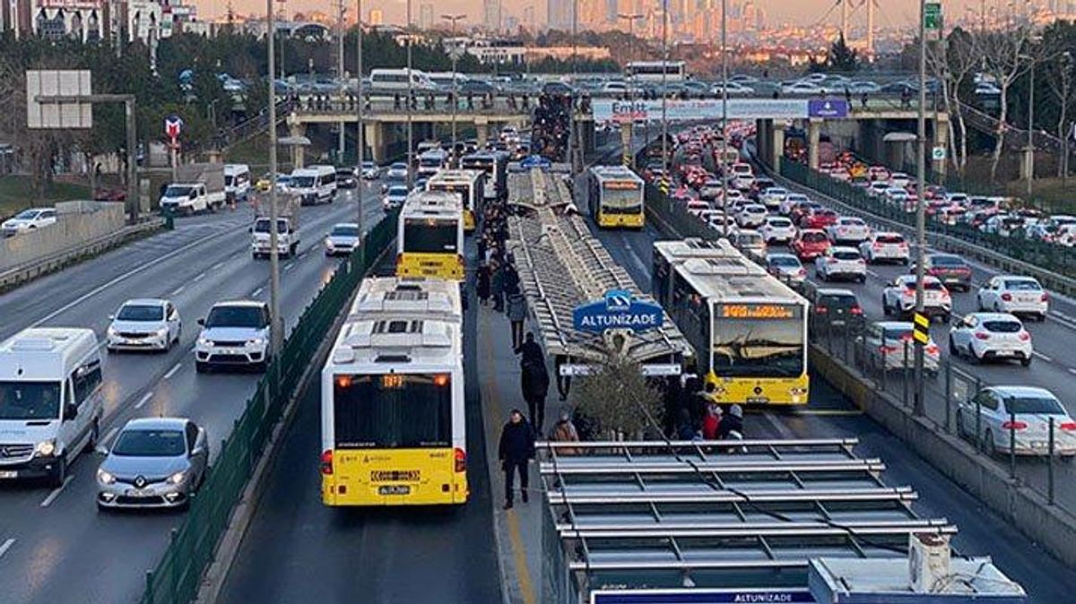Metrobüs hattı
