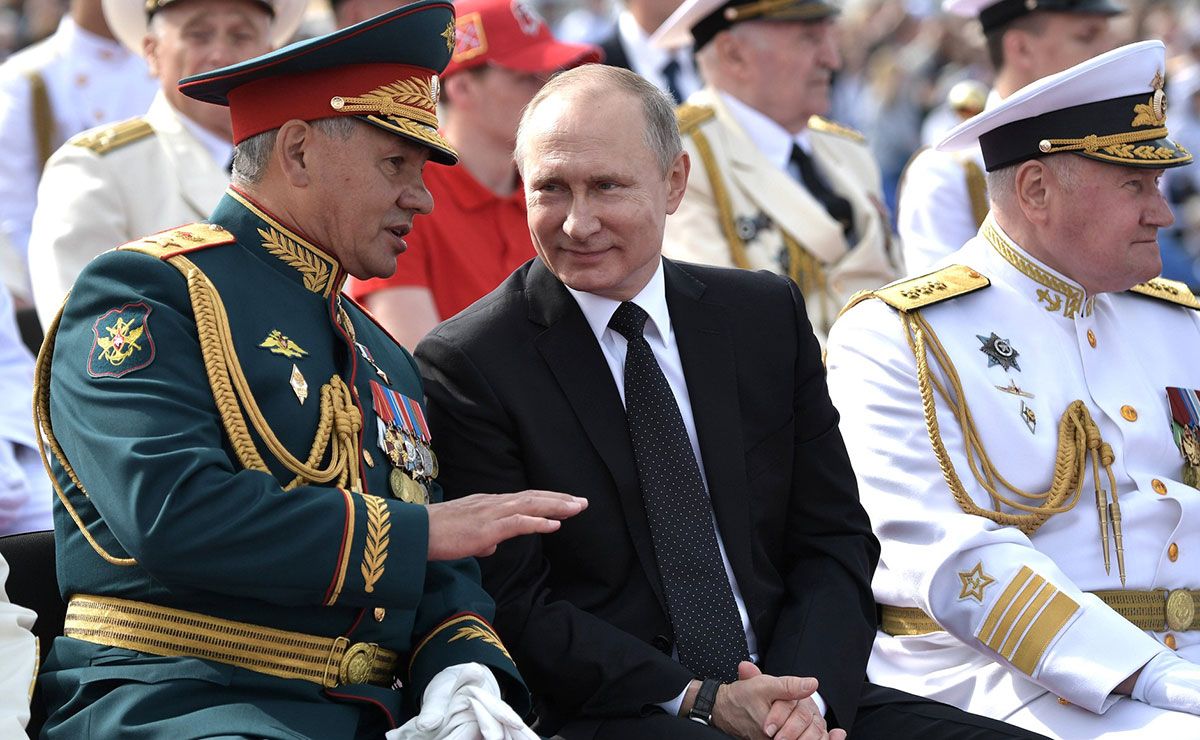 Vladimir Putin ve Sergey Şoygu