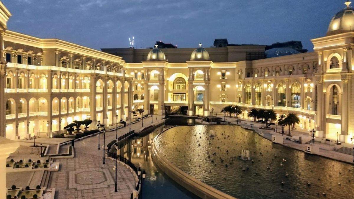 Place Vendome Mall