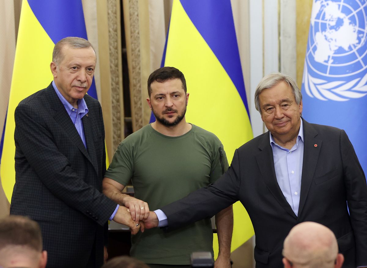 Sırasıyla Erdoğan, Zelenski ve Putin yan yana duruyor