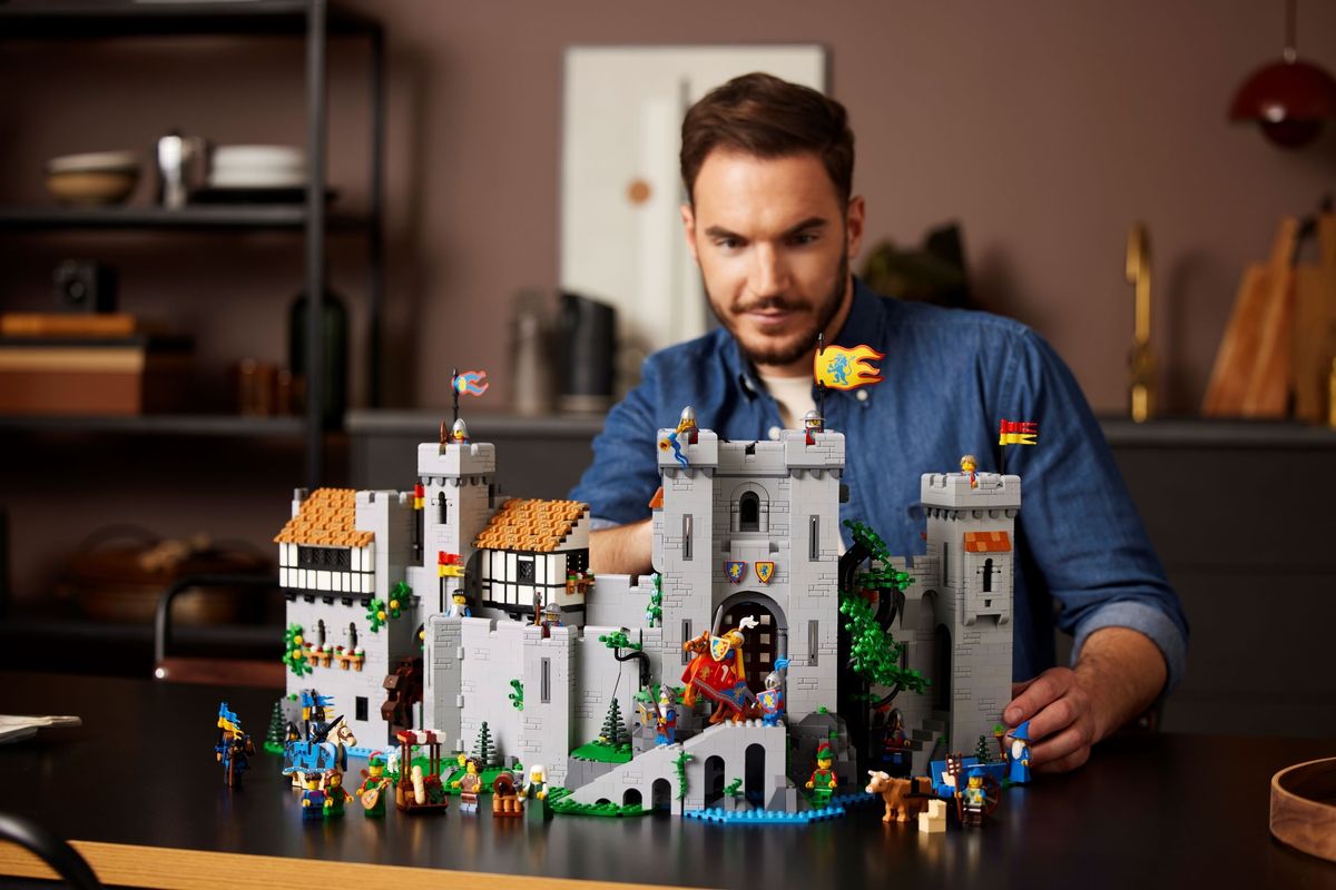 Lego'nun Lion Knight's Castle adlı şatosu