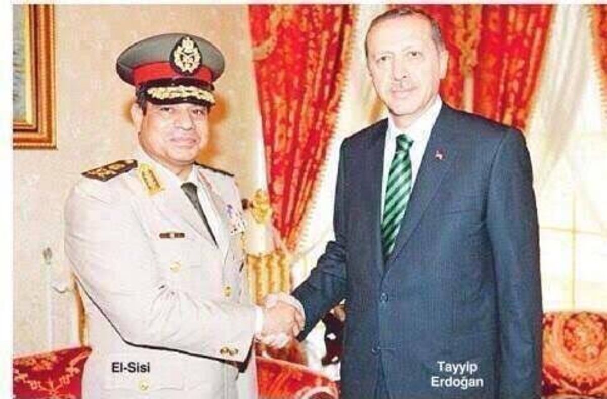 El-Sisi ve Erdoğan'ın el sıkışırken fotoğrafı
