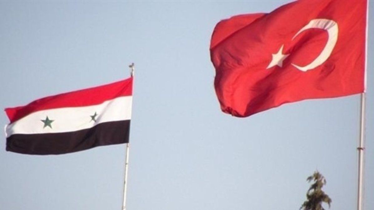Suriye ve türk bayrakları