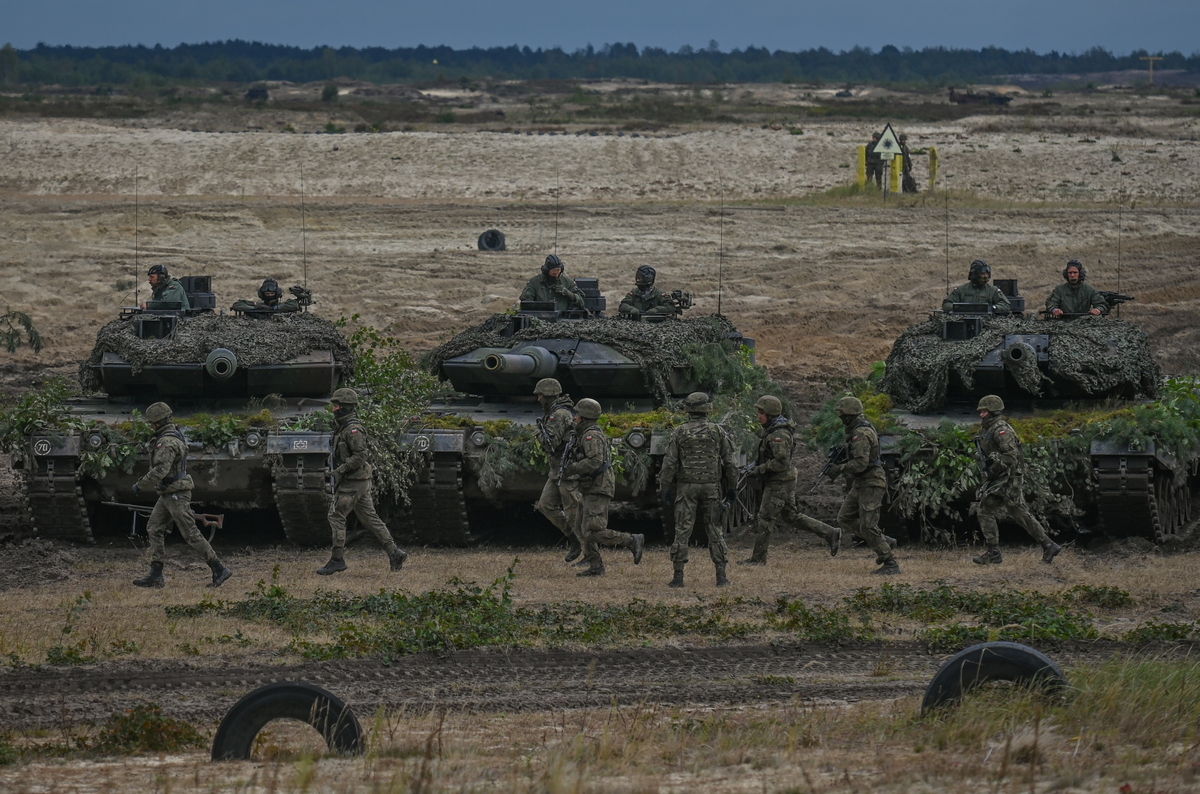 Polish Army Leopard tanks