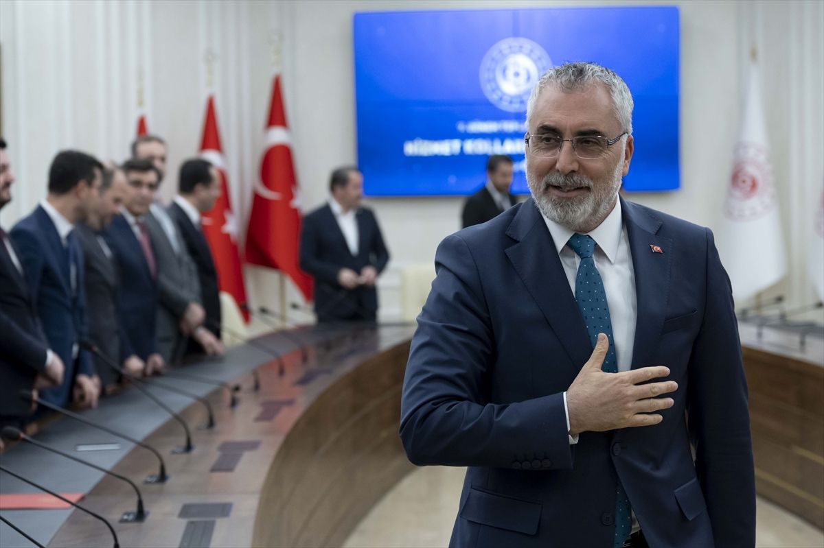 Bakan Işıkhan