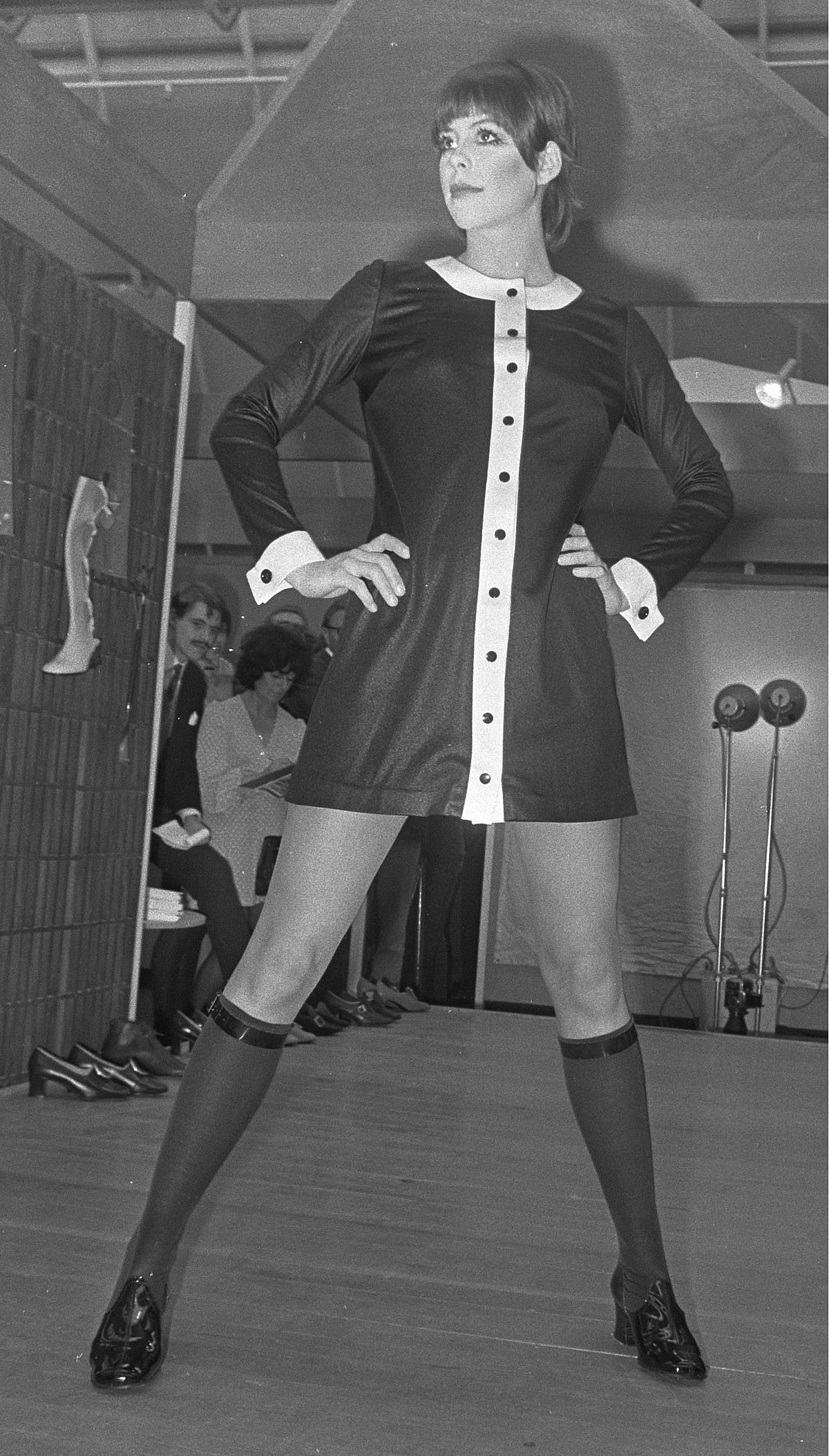 Diabolo mini elbise, Mary Quant defilesiUtrecht, 24 Mart 1969
