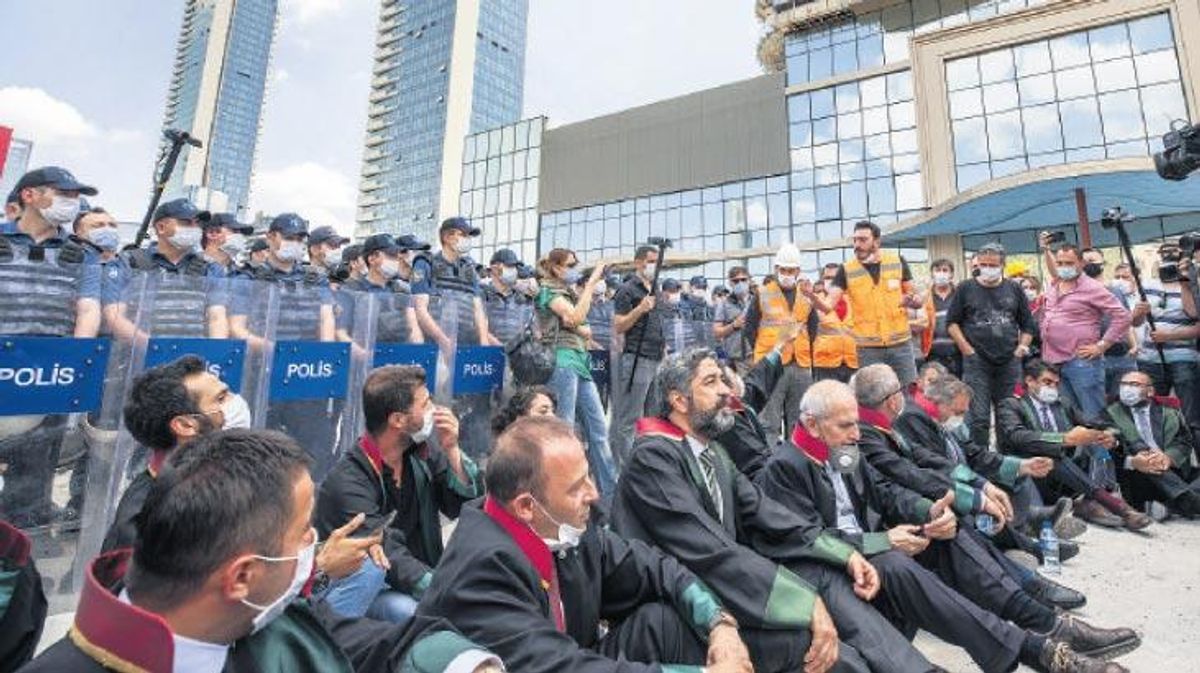 Çoklu baro protestoları