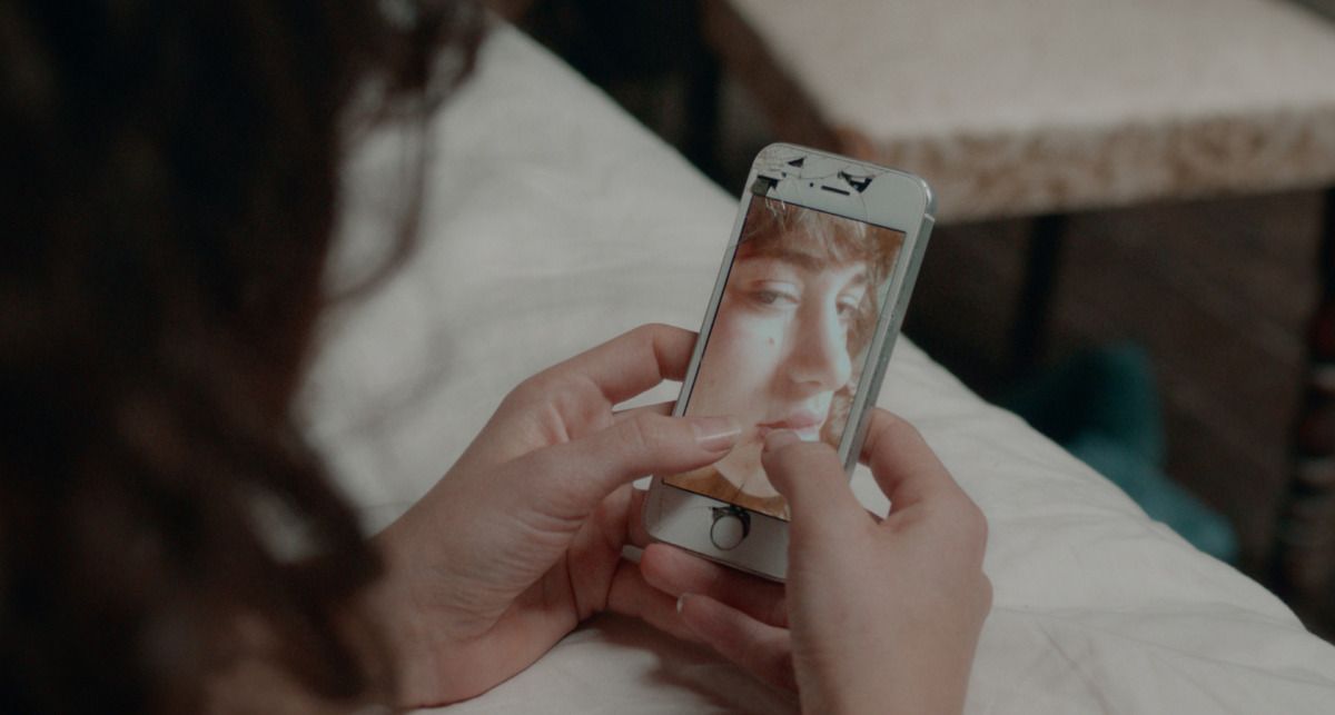All Eyes Off Me (2021, Hadas Ben Aroya)