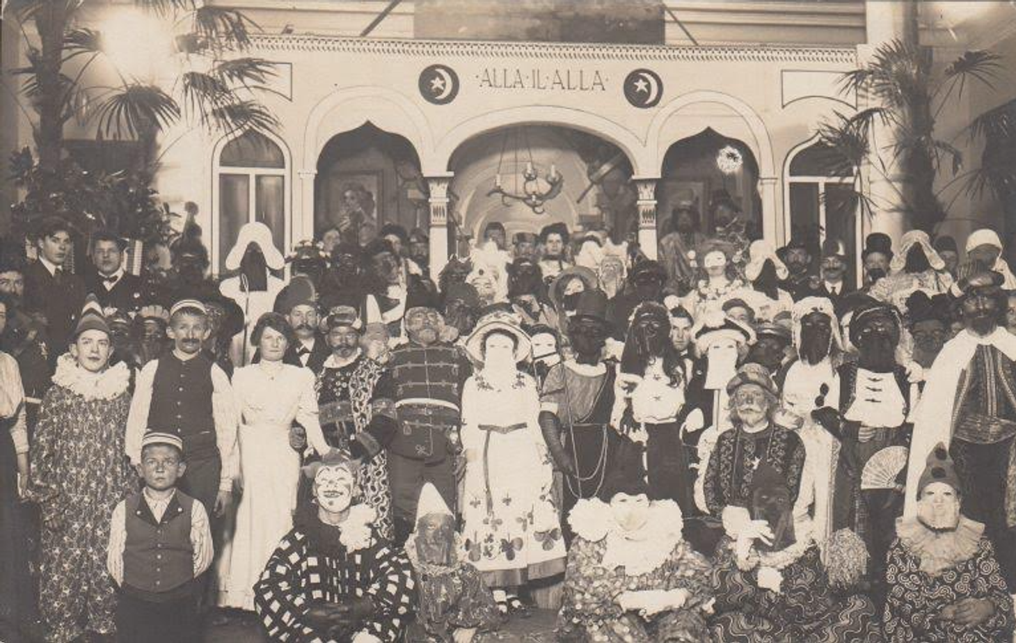 İstanbul'un karnavalları: Anılarda kalan Baklahorani, okullara sıkışan Paregentan