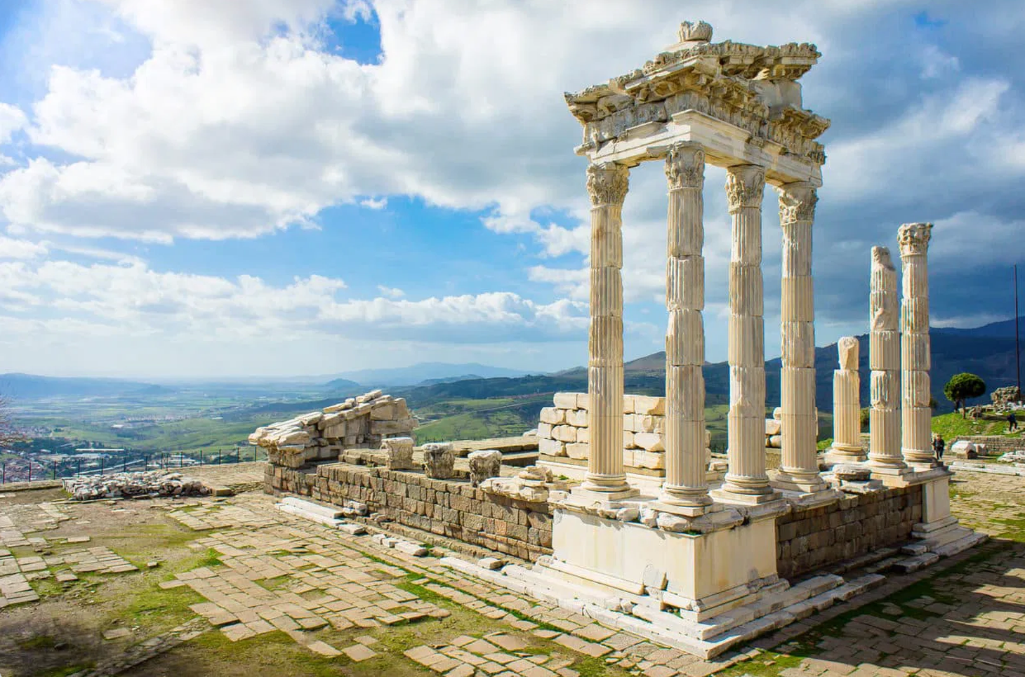 Yıkıntılar arasında: Antik kentleri neden geziyoruz?
