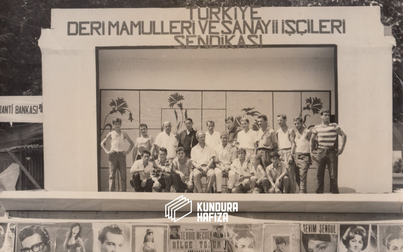 Türkiye Deri Mamülleri ve Sanayii İşçileri Sendikası’nın toplu fotoğrafı (©Kundura Hafıza Arşiv ve Araştırma)