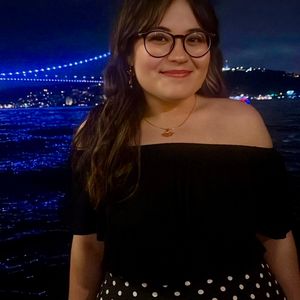 Melike Sönmezer