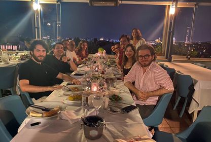 Tuğrul Eryılmaz’ın yazdığı o masanın hikâyesi