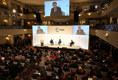Münih Güvenlik Konferansı'nda ikinci gün: Harris'in sınavı