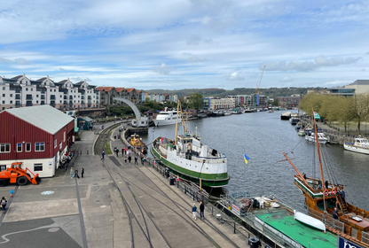 Bristol'de Müdavimiyim!
