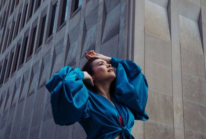 Mitski'nin teatral performansı