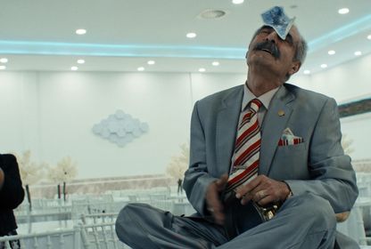 Düğün kasetleri, yol şarkıları ve  arşivler: "Aşk, Mark ve Ölüm"