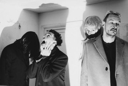 Yeniden The 1975