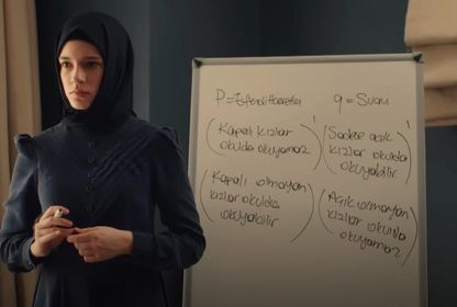 Kızıl Goncalar: Yankı odasında ötekiyle karşılaşmalar
