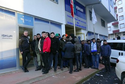 İşsizlik oranı yeniden çift hanelerde
