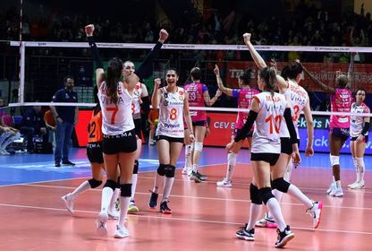 Eczacıbaşı Dynavit finalde