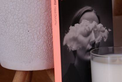 Sanki dünya eskiden beri baş aşağı gitmiyor muydu?