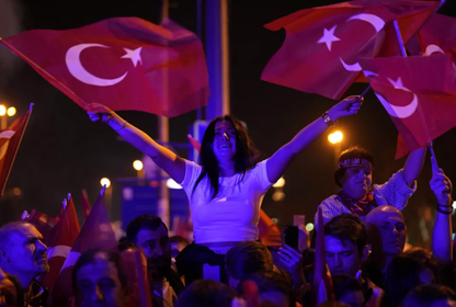 Serbest Kürsü: Seçim sonrası dinamikler ve sevinme acemisi gençler