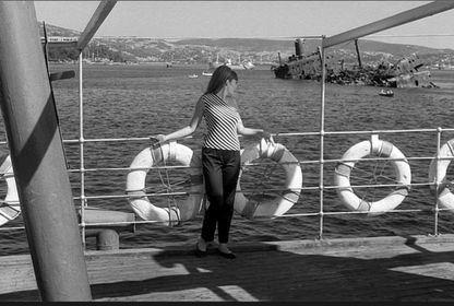 Köy yanarken turist olmak: Bir yerde misafir olmanın adabı üzerine