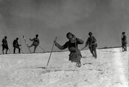 Maceraperest bir mimar, şanslı bir çilekeş: Arif Hikmet Koyunoğlu