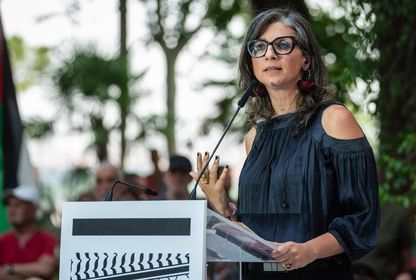 Netanyahu'ya meydan okuyan kadın: Francesca Albanese
