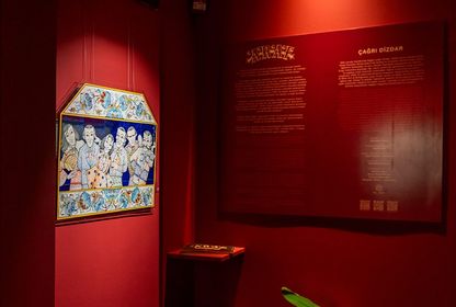 Gerçek ile imaj arasında kaotik bir karnaval: Çağrı Dizdar'dan 'ARAF'