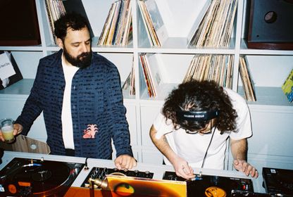 6'dan 6'ya İstanbul | Hi-Fi ses sistemleri ve kraft içkilerin ötesinde: Listening bar nedir, ne değildir?
