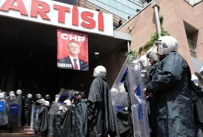 CHP’de toplu işten çıkarma: ‘Özgür Özel’in otobüsünde olduğum için işten atıldım’