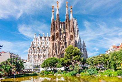 Sagrada Familia ikilemi: Yarım kalmış bir mimari eser tamamlanmalı mı?